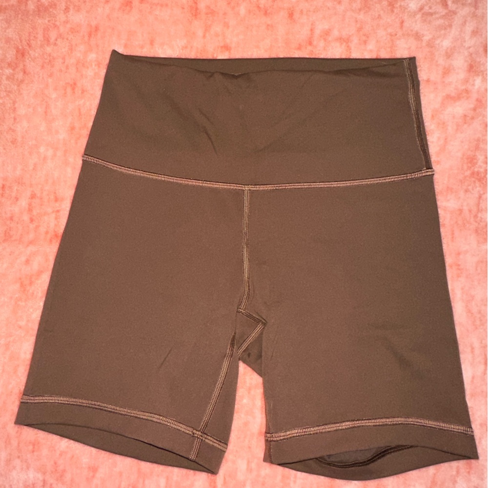Wunder train short 6” Java
